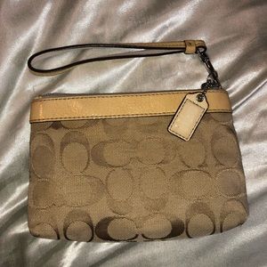 COACH Cream/Tan Wristlet